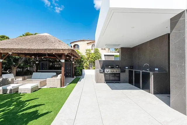 Villa 4 habitaciones 426m² en venta - Manzanera — 50