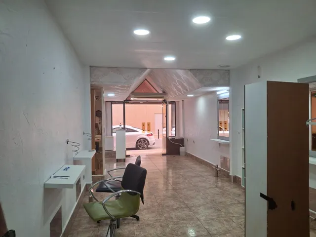 Alquilamos local comercial junto a Alfonso X — 6