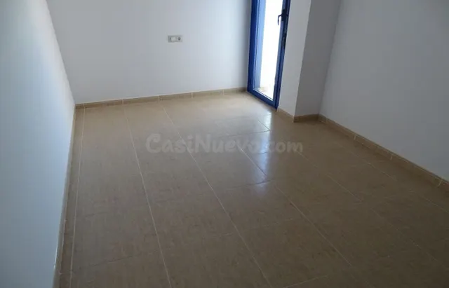 Apartamento de 62 m2 con 2 dormitorios, terraza y parking — 4