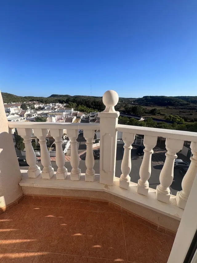 Apartamento de 4 dormitorios con gran terraza, piscina y potencial de alquiler en Guardamar del Segura — 16