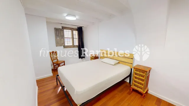 Casa de poble al centre de La Pobla de Claramunt amb molt potencial — 10