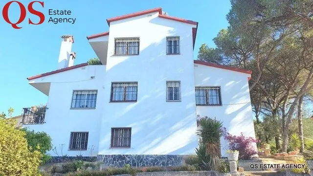 Casa con piscina y jardín en urbanización Mas Altaba, Maçane - foto 5