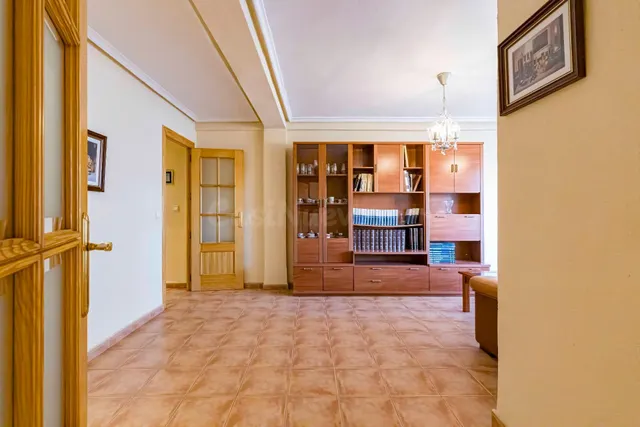Estupendo piso junto Avenida Miguel Angel Blanco - foto 4