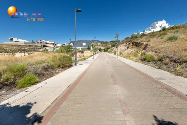 Venta de solar urbano en La Zubia (Zona Altos de La Zubia) — 12
