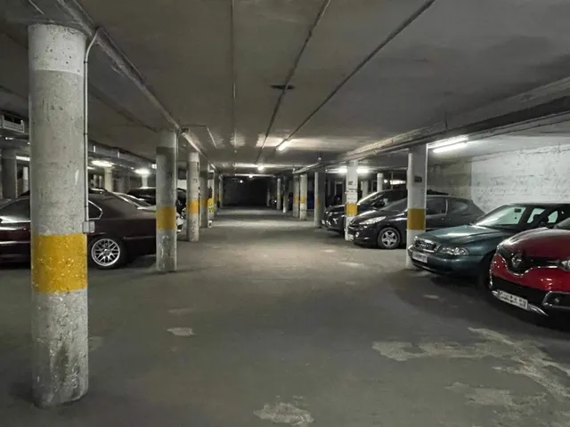 OLVÍDATE DE DAR VUELTAS: PLAZA DE GARAJE AMPLIA EN PARQUE DE VALENCIA — 7