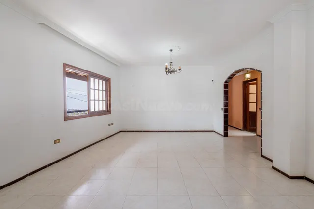 Gran casa con terrazas y enorme potencial en Tegueste - foto 2