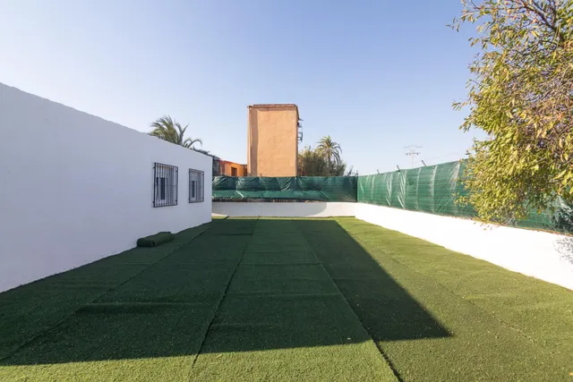Te ofrecemos esta propiedad junto Centro Comercial Aljub y Bomberos con más de 1.000 metros de terreno y 2 casas independientes para disfrutar en familia!!!! — 13