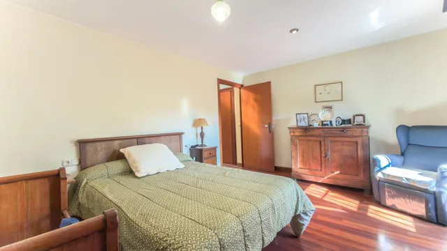 Caserío adosado con 16.277 m2 de terreno a un paso de Donostia — 16