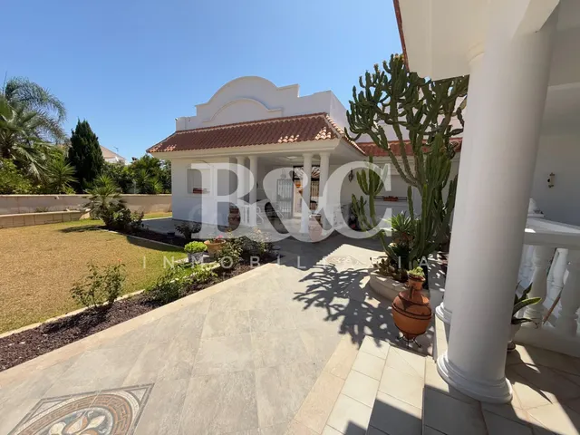 Exclusiva villa independiente en la zona de La Cola, Calabar - foto 2