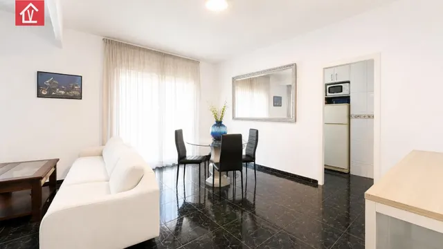 Piso exterior y soleado con ascensor y balcón en zona Espronceda — 9
