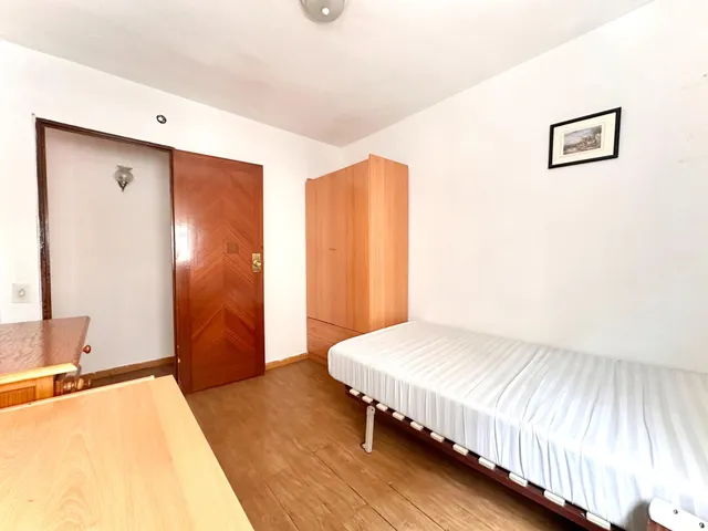 Piso en venta en Avenida Dilar — 19