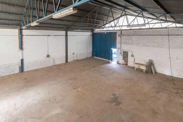NAVE INDUSTRIAL DE 240M2 EN JUN-GRANADA — 18