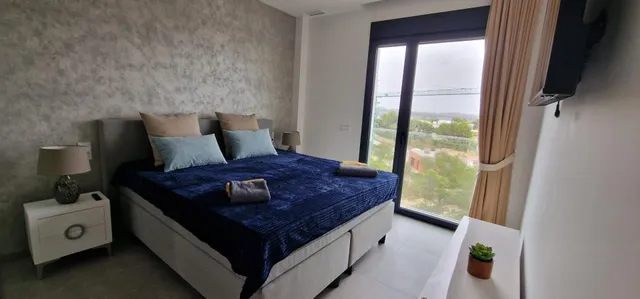 Elegante apartamento de 3 dormitorios con amplia terraza — 30