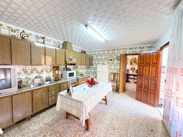 Casa con gran potencial y parcela de 225 m2 en el centro de Los Montesinos — 19