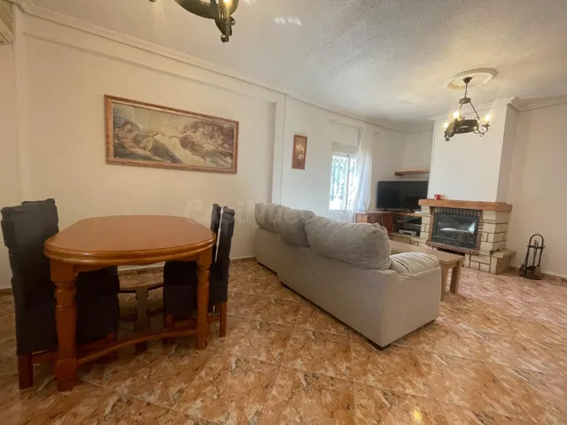 SE VENDE CHALET CON CASA DE INVITADOS EN ELCHE, URBANIZACIÓN - foto 5