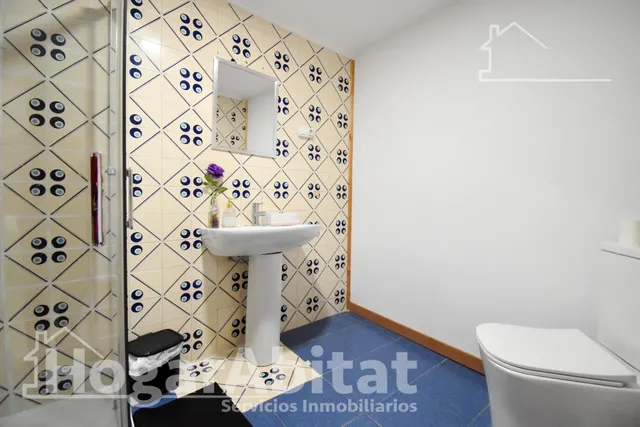 ¡CENTRO DE GANDIA! BAJO MUY AMPLIO CON TERRAZA Y TRASTERO — 40
