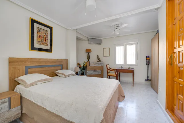 MAGNIFICO CHALET INDEPENDIENTE CON PISCINA PRIVADA Y VISTAS AL CAMPO DE GOLF EN CIUDAD QUESADA — 15