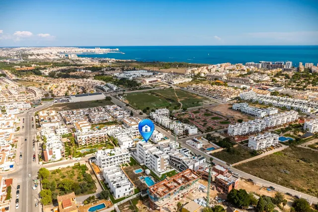 Apartamento de 3 dormitorios en Punta Prima — 34