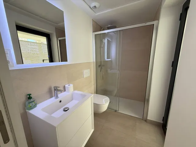 Apartamento premium de 2 habitaciones con vistas al mar a pocos metros de la playa en Fuengirola — 19
