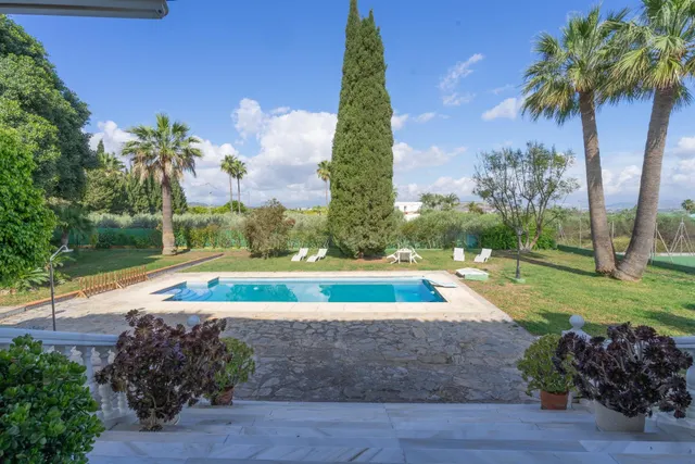 VILLA CON DOS VIVIENDAS, PISCINA, BARBACOA, GARAJE Y ZONA DE - foto 3