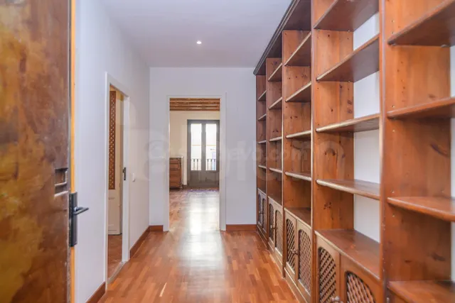 Exclusividad y versatilidad en el Gòtic: 155 m2 con doble configuración — 5