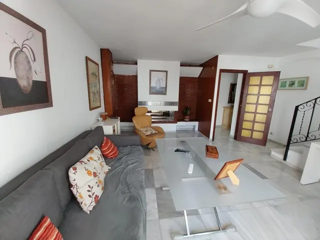 SE VENDE CASA EN PLENO CENTRO DE NUESTRA BELLA CIUDAD DE EST - foto 4
