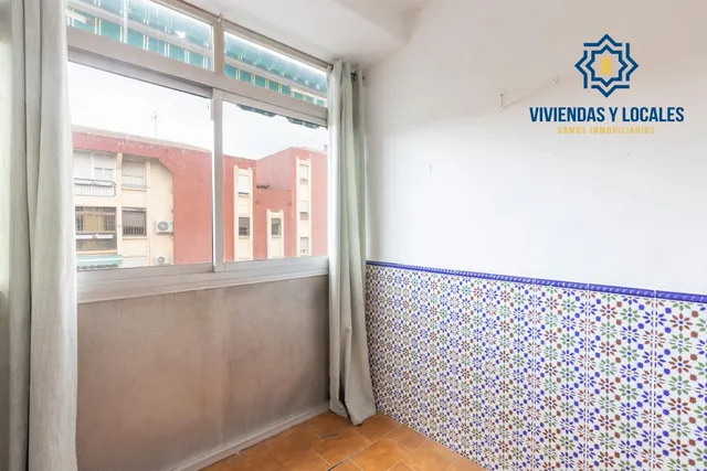 Piso ideal para inversión con alta rentabilidad junto a facultades de  Cartuja en Granada — 17
