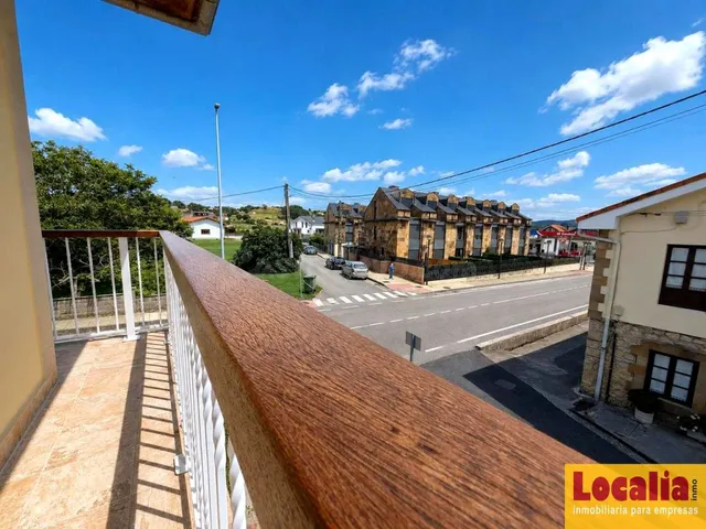 Casa familiar reformada con jardín en Miengo — 35