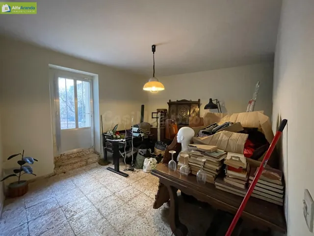 VIVIENDA DE TRES PLANTAS CON BODEGA EN ROA - foto 3