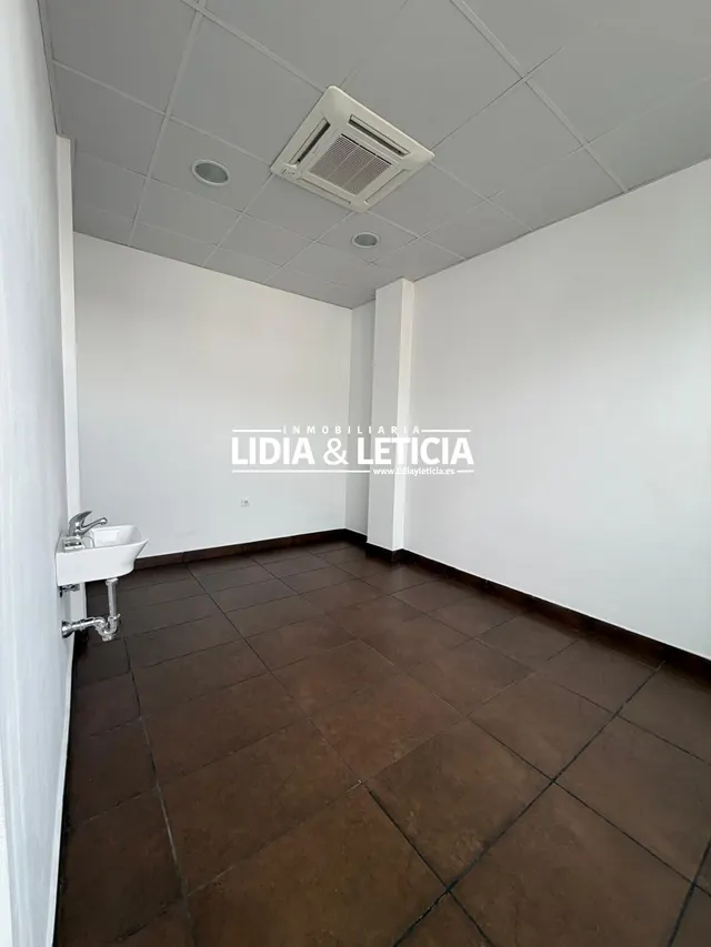 Local Comercial ideal para Consultas, Centro Médico... — 23