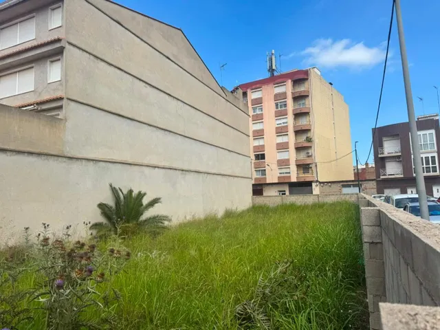 SOLAR EN CENTRO UBANO. OPCIÓN DE SEGREGACIÓN PARA CONSTRUIRS - foto 4