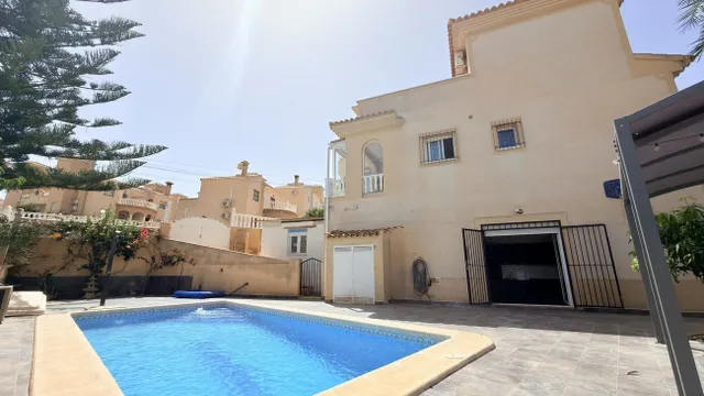 Villa 3 habitaciones 184m² en venta - Las Filipinas — 48