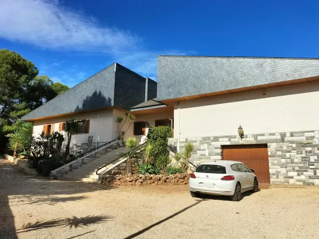 VILLA EN LA NUCIA — 8