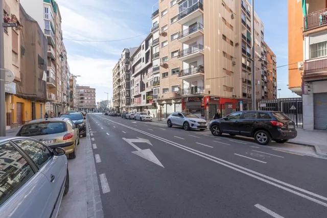 Piso en venta en calle arabial – Granada | — 35