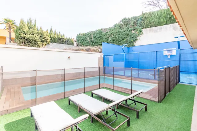 ¡Descubre el hogar de tus sueños en este espectacular chalet independiente! — 22