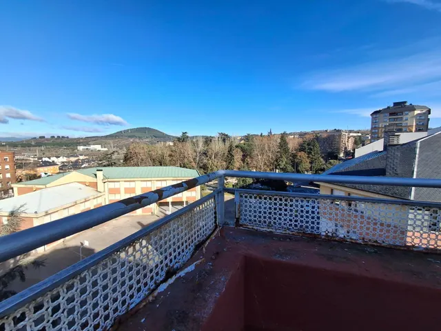 VENTA: Edificio en la Zona Alta de Ponferrada. OPORTUNIDAD — 9