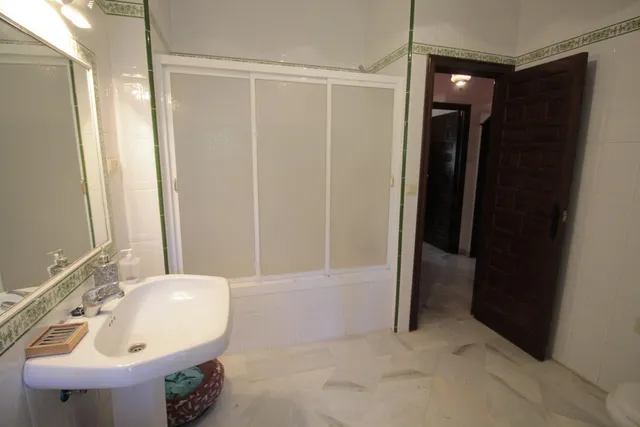 CHALET EN VENTA EN URBANIZACIÓN ROSALEDA DE LA PLATA — 31