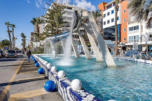 APARTAMENTO DE 2 DORMITORIOS 2 BAÑOS EN TORREVIEJA EN PLAYA DEL CURA — 28