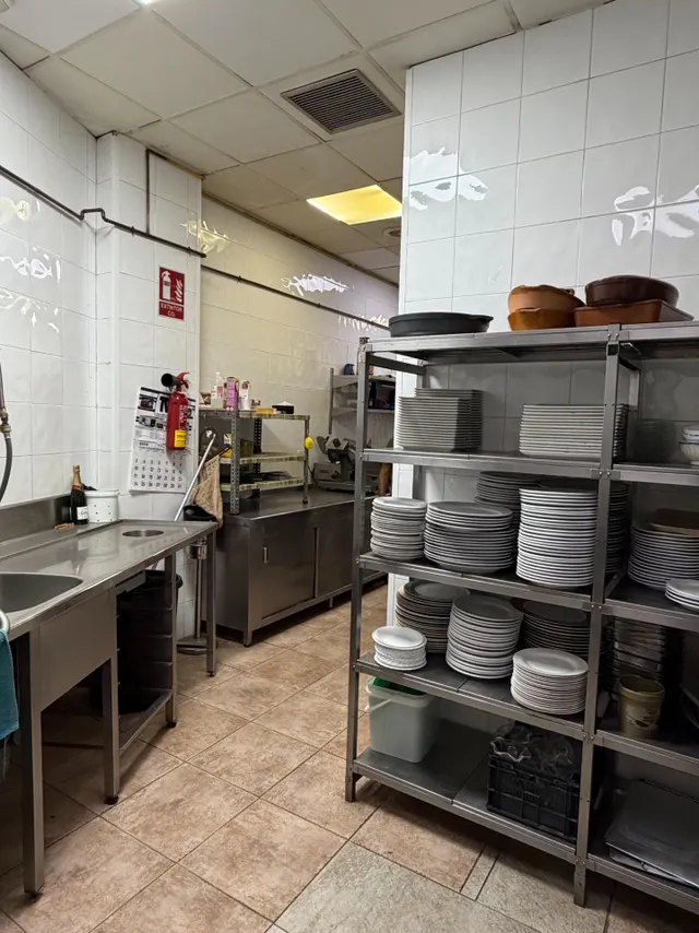 Tu próximo negocio puede empezar aquí: local equipado en Almenara — 15