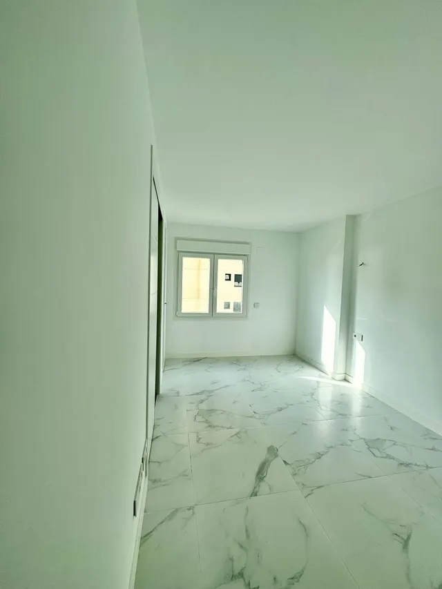Apartamento de lujo en primera línea de mar con 3 dormitorios, 2 terrazas y parking incluido — 24
