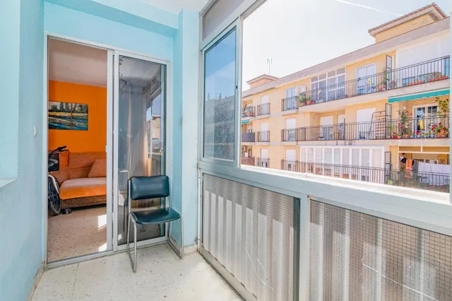 Piso exterior en zona cervantes, Granada, 8ª planta, muy luminoso, 87 m2, 3 dormitorios, vistas despejadas. — 34