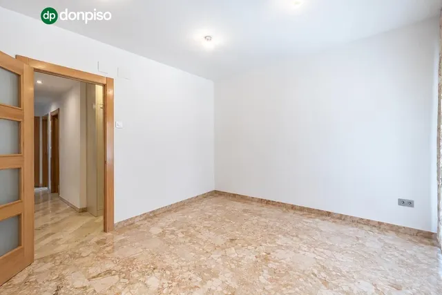 Magnífico piso con plaza de garaje junto a Catedral. — 6