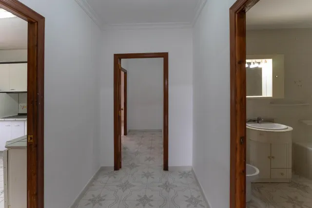 Exclusivo Chalet en Alhaurín el Grande con Piscina y Amplias Vistas — 11