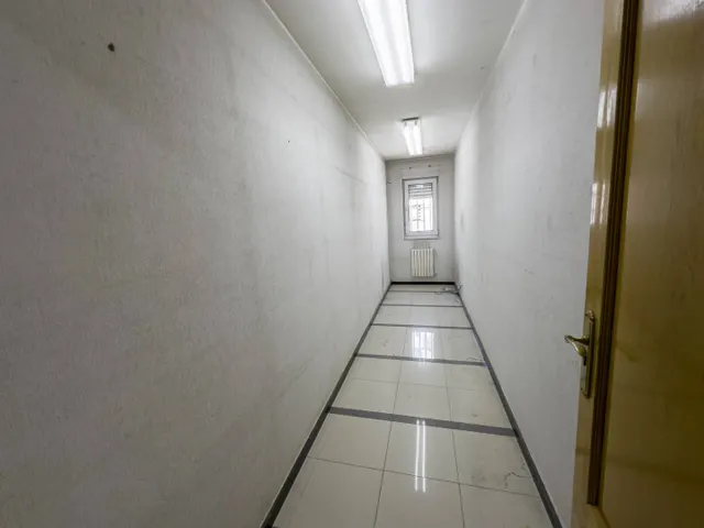 Primera Planta en Venta en Calle de la Reina — 17
