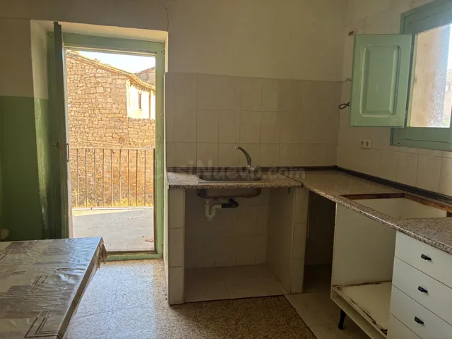 AMPLIA VIVIENDA CON GRAN POTENCIAL DE REFORMA - foto 5