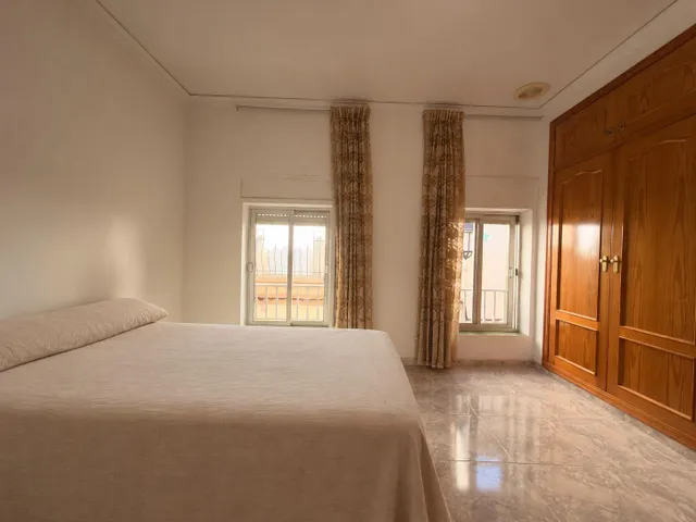 Casa con patio, terraza y acceso a dos calles en el centro de Beniarjó — 40