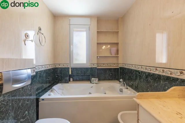 ESPECTACULAR CASA CON PISCINA EN LAS GABIAS — 32