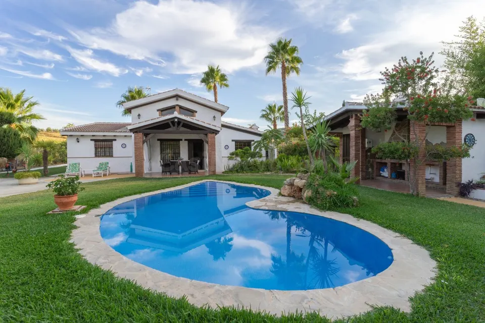 2 CHALET INDEPENDIENTES CON PISCINA