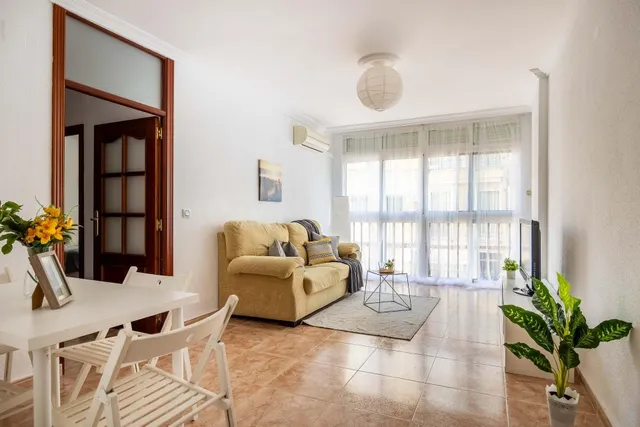 PISO DE 4 DORMITORIOS CONVERTIDO EN 2 EN PLENO CORAZÓN DE TR - foto 3