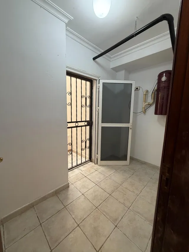 Villa con carácter, piscina privada y vistas al mar en Costa Adeje — 34